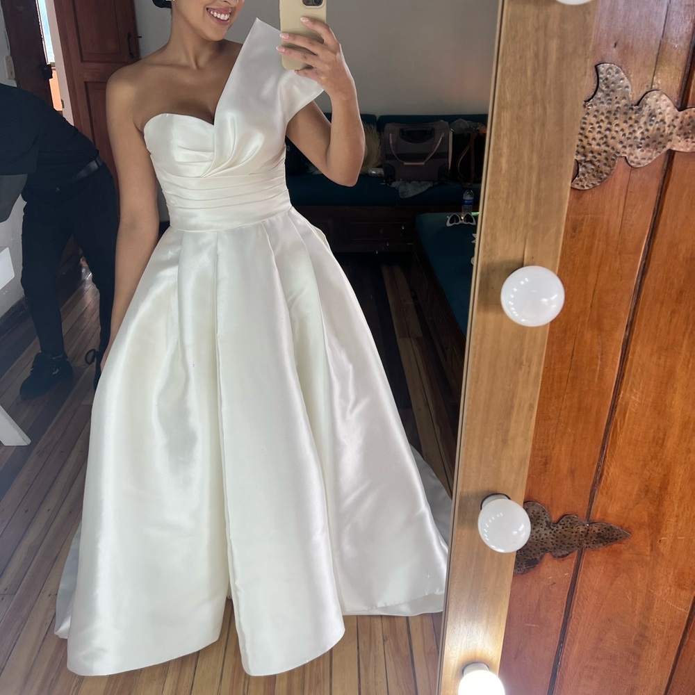 Pronovias SEDNA wedding dress off white mikado
